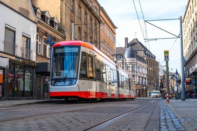 Duisberg's new tram on test in the city streets