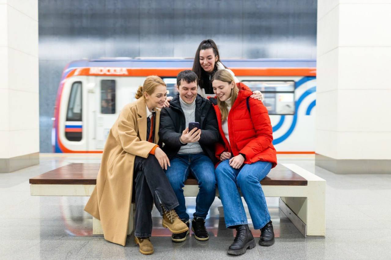 Passengers of Moscow Metro enjoying contactless features