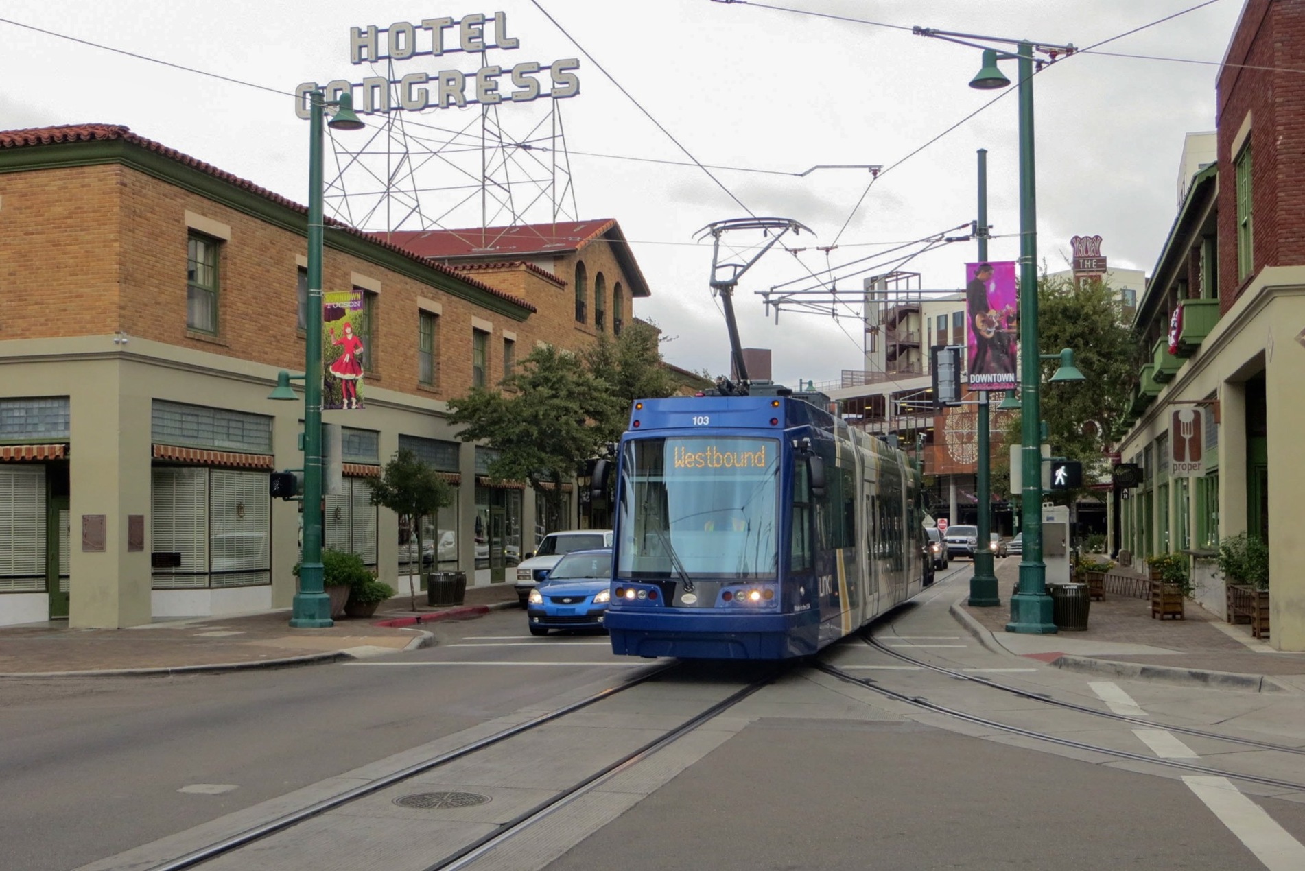 Tucson Sun link streetcar in action - Wikipedia