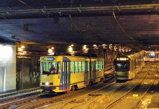 The 1957 tram subway complex that must be by-passed. (A. Varga