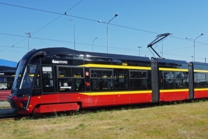 Lodz Modertrans Gamma at the southern terminus of line 11 at Chocianowice IKEA. (A. Thompson