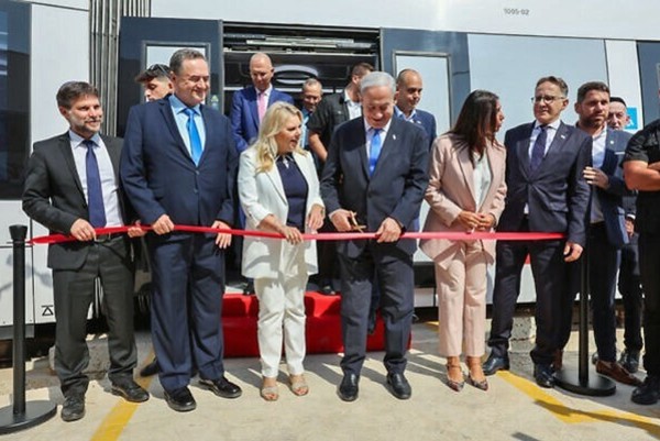 The ribbon-cutting ceremony for the Tel Aviv Red Line light rail. (NTA)