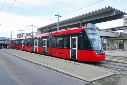 On 28 October Stadler Tramlink 912 is in public for the first time at Wankdorf Bahnhof. (A. Thompson)