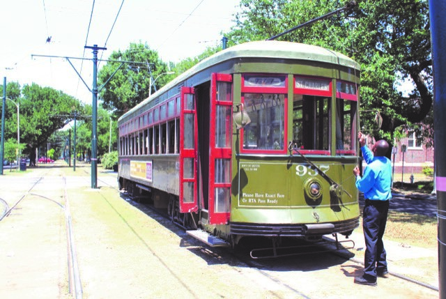 The New Orleans Perley Thomas trams still use trolley poles. (R. Bracegirdle