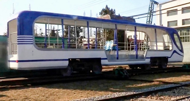 A tourist tram under construction for Wonsan. (nknews.org)